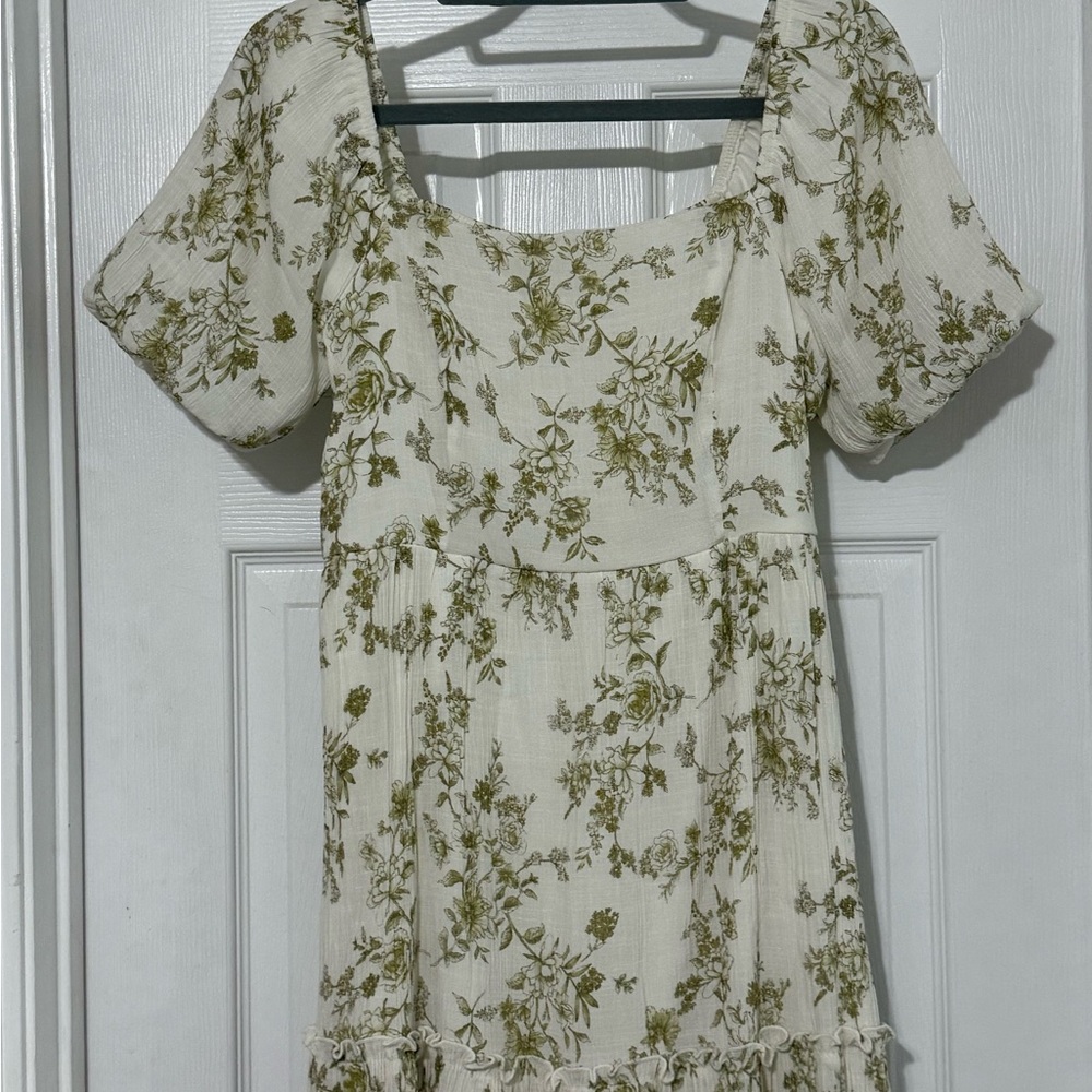 Blu Pepper Sage Green Floral Top